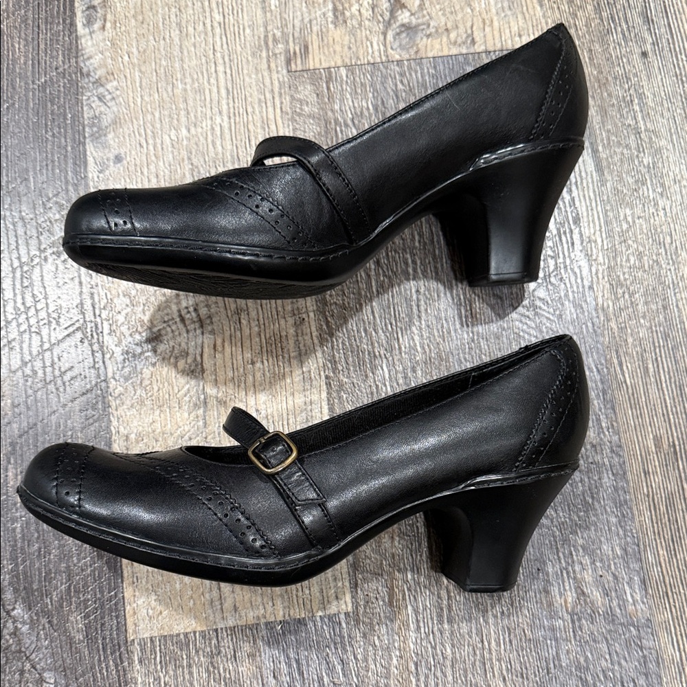 Clarks Classic Black Heels with Strap - Picture 12 of 12